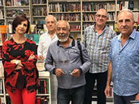 Leonardo Padura visita la librería París de Zaragoza